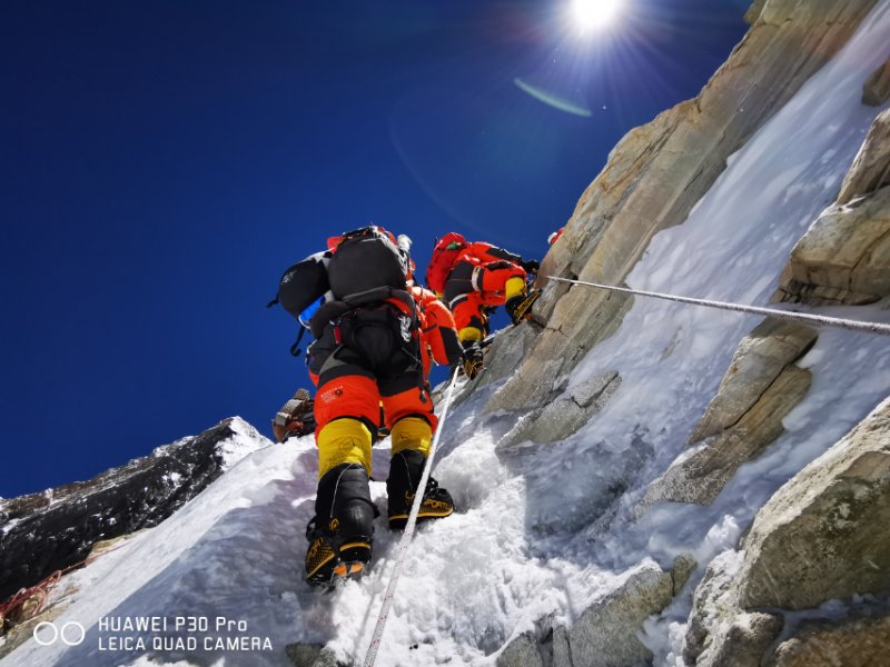 爱游戏体育 -关于窗口期体能课后，门兴格拉德巴赫回应争议备战法国杯，质疑声仍在，纪律约束更严格的信息