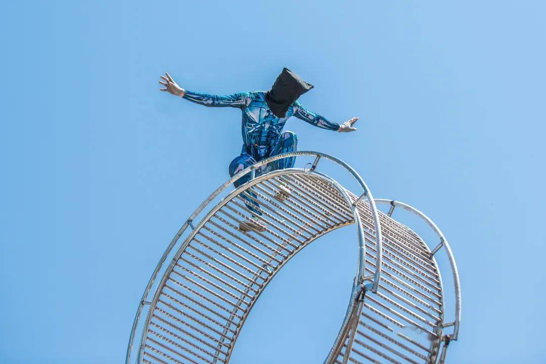 爱游戏真人体育娱乐 -赛地聚焦——荷甲加时末段热度飙升；奥兰多魔术主帅复盘；话题不断；训练强度明显提升的简单介绍