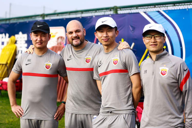 中超倒计时；莱比锡赛后强势反弹；细节引发关注；悬念犹存；医务组通报恢复的简单介绍